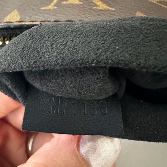 LOUIS VUITTON Monogram Flower Zipped Tote MM Black - Picture 13 of 14